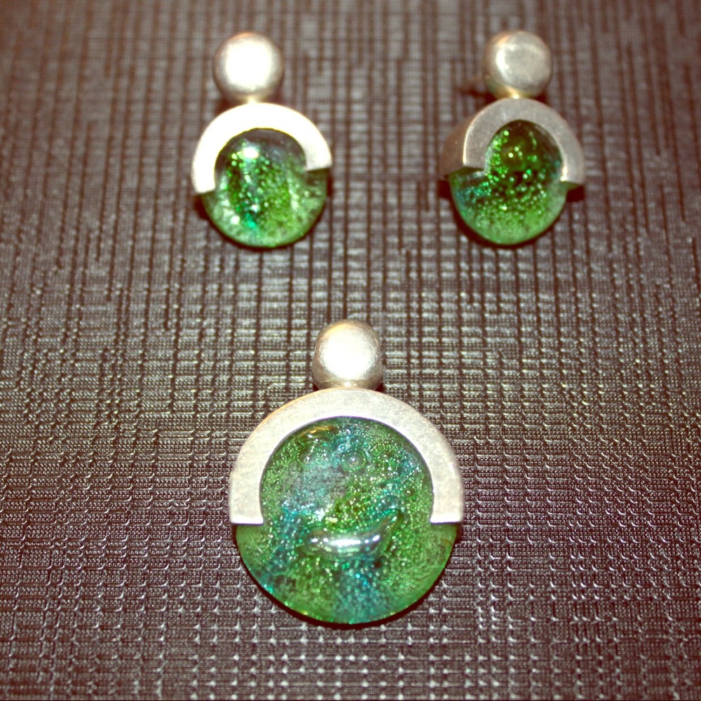 Glass earnings and necklace set